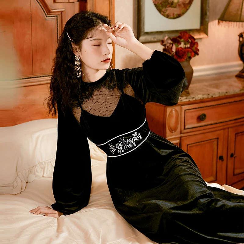 2020 Autumn New Arrival Elegant High Quality Stand Collar Flower Embroidery Women Long Velvet Dress