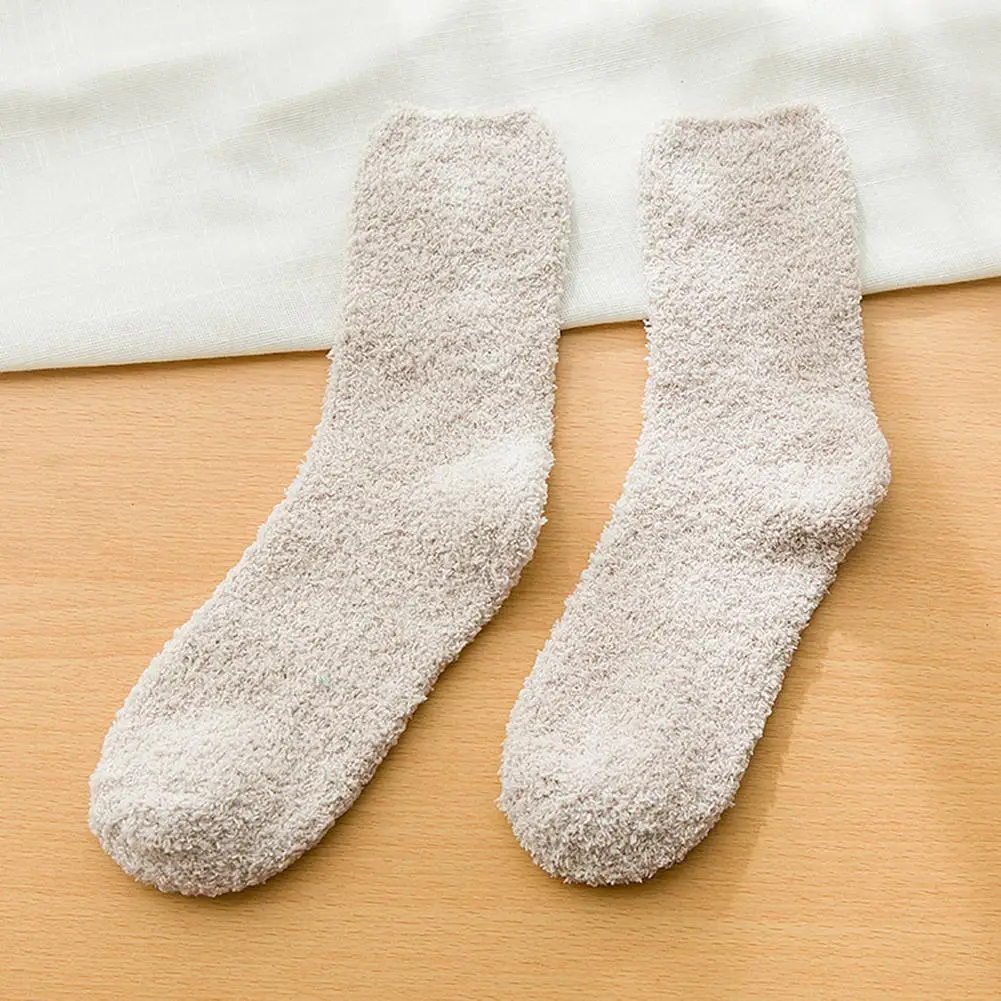 Женские милые мягкие пушистые носки ярких цветов коралловые бархатные зимние теплые носки для девочек махровые ворсистые носки - Цвет: Light khaki