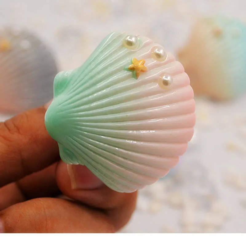 1Pcs Car Styling Air Freshener Clip Air Condition Vent Perfume The Cute Multicolored Shell Car Accessories