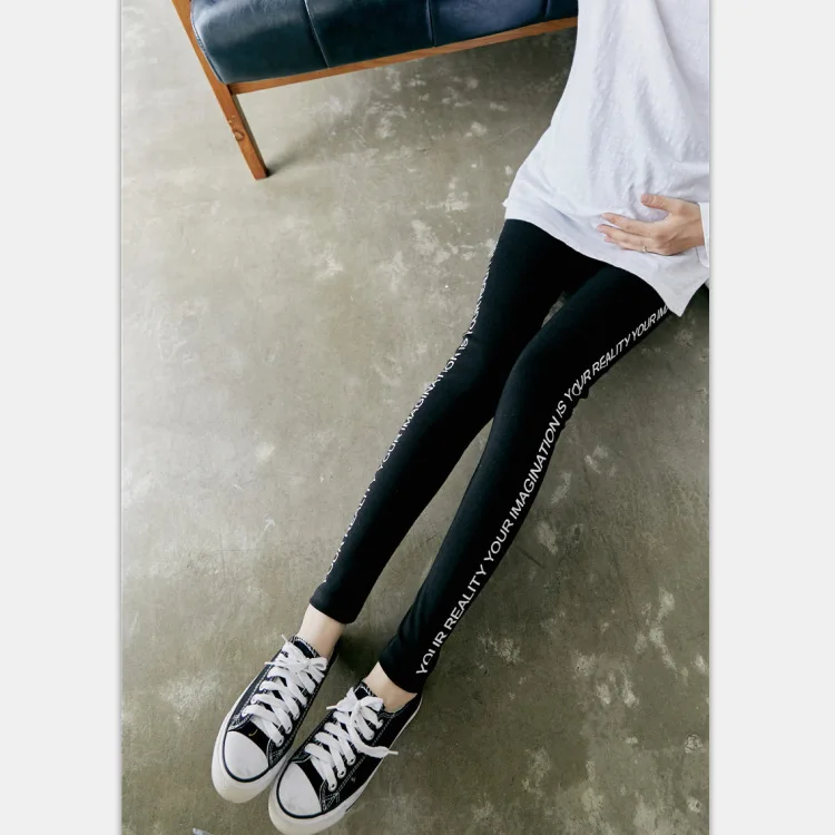 

Photo Shoot Winter New Style Maternity Clothes Fashion Korean-style Slim Fit Slimming Brushed And Thick Lettered Pregnant Women
