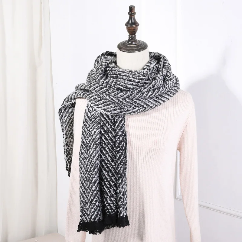 

Charming Shiny Wrinkle Scarf Striped Scarves Women Soft Plaid Shawls Cashmere Scarves Female Wrap Foulard