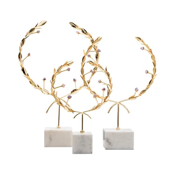 

Nordic Modern Design Garland Model Plated Figurines For Living Doom Decoration Accessories Crystal Flower Ornament Wedding Decor