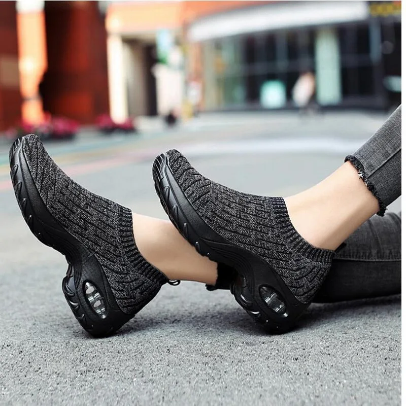 2021 Women Running Walking Shoes Hot Spring New Mesh Breathable Mesh Casual Shoes Soft Platform Slip On Loafers Sock Sneakers