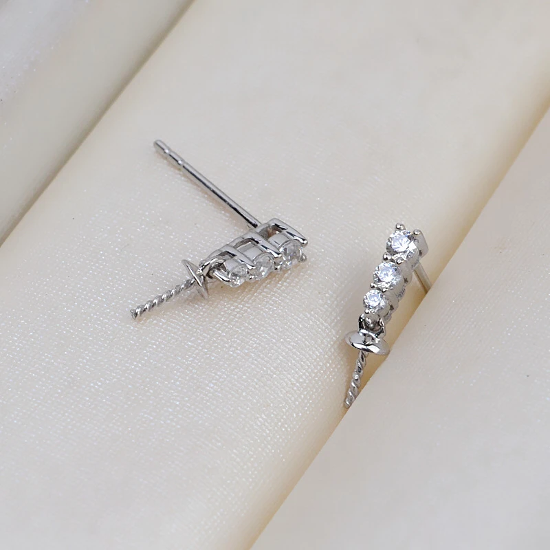 Рисунок 2 - Оригинальные золотые серьги в форме сердца AU 750 18K