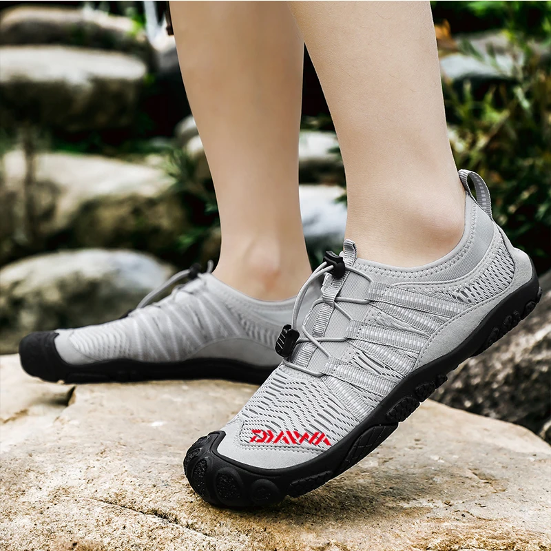 Sapatos de Pesca Surf de Secagem Rápida ao ar Sapatos de Praia Daiwa Respirável Escalada-sapatos Wading Dawa Antiderrapante Livre Mulher Size35-46 2020 11 sapatos de pesca surf de secagem rápida
