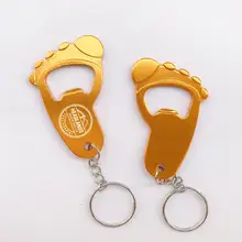 Индивидуальный свадебный подарок, форма ног, металлическая открывалка для пивных бутылок, брелок для детского душа, Крещение, день рождения, вечеринка, индивидуальный логотип