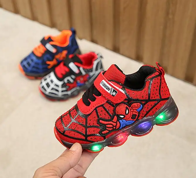 Кроссовки для мальчиков; обувь для девочек с подсветкой «Человек-паук»; Детские кроссовки с подсветкой; детская весенне-Осенняя обувь; обувь для маленьких девочек