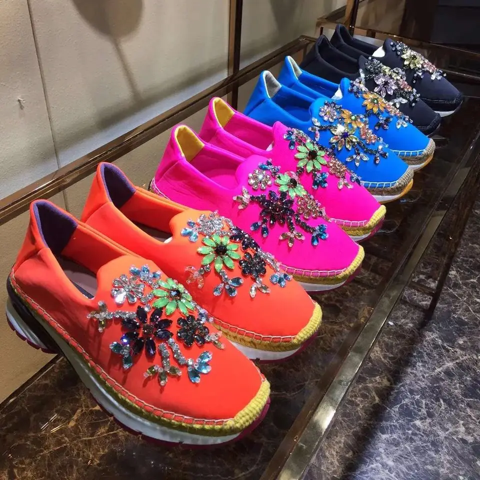 Популярные брендовые дизайнерские женские туфли на плоской подошве без шнуровки; разноцветная повседневная обувь с украшением в виде кристаллов; шикарные женские туфли на плоской подошве; Новинка; sapato feminino