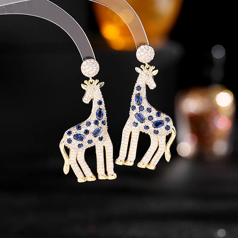 Cute Giraffe Dangle Earrings Micro Pave Cubic Zirconia Temperament Animal Pendant Eardrop 925 Silver Needle Luxury Jewelry