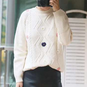 

Women's O-neck Sweater Long Sleeve Hollow Color Matching Floral Embroidery Three-dimensional Sweet Knitwear Autumn and Winter