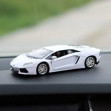 E-FOUR модель автомобиля Aventador Roadster литой модельный комплект(масштаб 1:31) Литьевые игрушки из сплава украшения Коллекция спортивных автомобилей Духи - Название цвета: WHITE