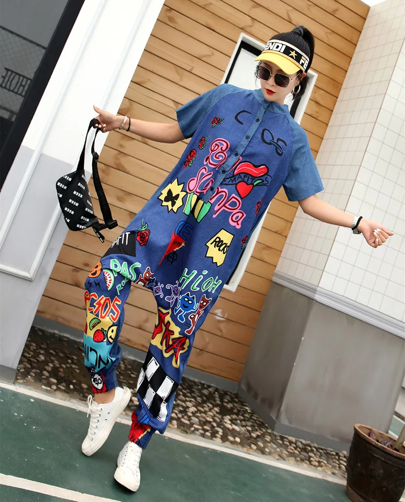New Women Cartoon Graffiti Printing One Piece Overalls Mandarin Collar Short Sleeve Jumpsuit Hip Hop Design Rompers Baggy Pants New Women Cartoon Graffiti Printing One Piece Overalls Mandarin Collar Short Sleeve Jumpsuit Hip Hop Design Rompers Baggy Pants