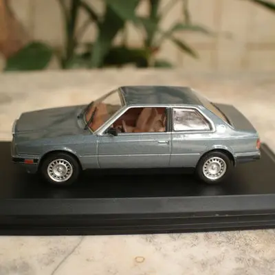 1/43 Maserati 1984 biturbo Седан сплав модели, подарки, подарки на день рождения, коллекция значение