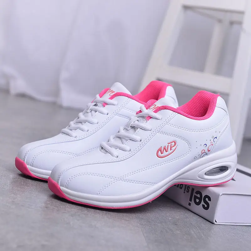Women's casual sports shoes thick bottom shock absorption fashion breathable women's shoes non-slip heightening women's shoes - Цвет: Розовый