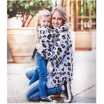 

Leopard Sweaters Autumn Family Matching Clothes Look Mother Daughter/Son Sweatshirts Mommy and Me Clothes Mom Boys Girls Outfits