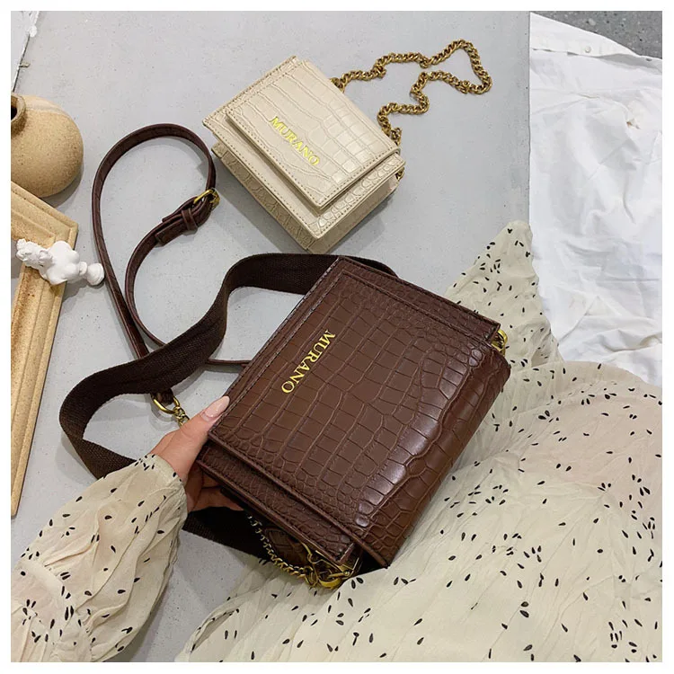Новая женская сумка Корейская версия сумки через плечо модная Ретро сумка почтальон маленькая квадратная сумка на цепочке
