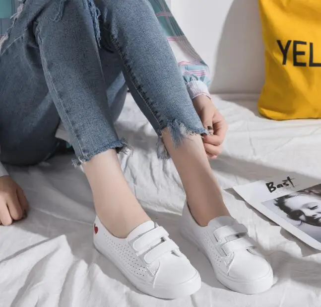 

2019 Summer white shoes women's breathable new Korean version of the wild new white shoes wholesale DZ