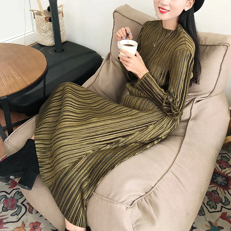 Бархатное платье для женщин, осень и зима, стиль, issey* miyake, плиссированное, тонкое, для леди, стиль, низ, темперамент, маленькое черное платье