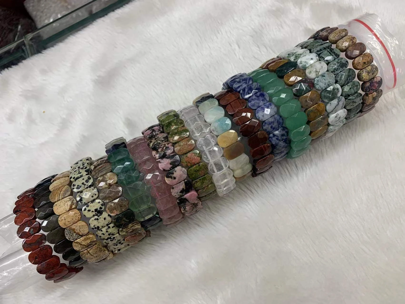 õ  , ÷Ʈ, εƮ, ƸƮ, Ҵ޶Ʈ, ȣ , Lepidolite, Shungite, Apatite, Charoite,  