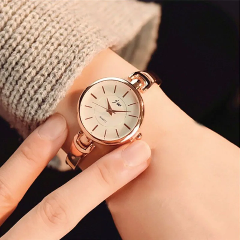 1 шт. женские студенческие наручные кварцевые часы с ремешком из сплава и Круглым