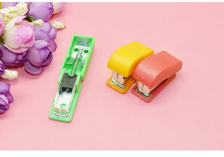 Metal Durable Fashion Kawaii Mini Small Stapler Useful Mini Stapler Staples Set Office Binding Stationery