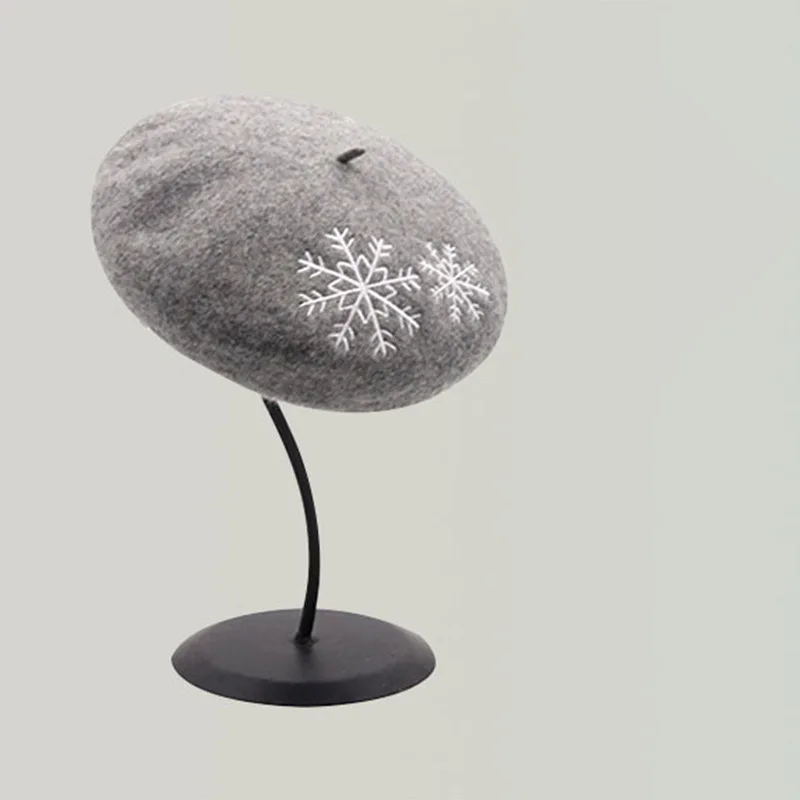 T096-4 Dilidala Winter Beret Snowflake Embroidery Wool Beret Female Korean Version Adjustable Japanese Wild Painter Hat Pumpkin Hat - Цвет: T096-4