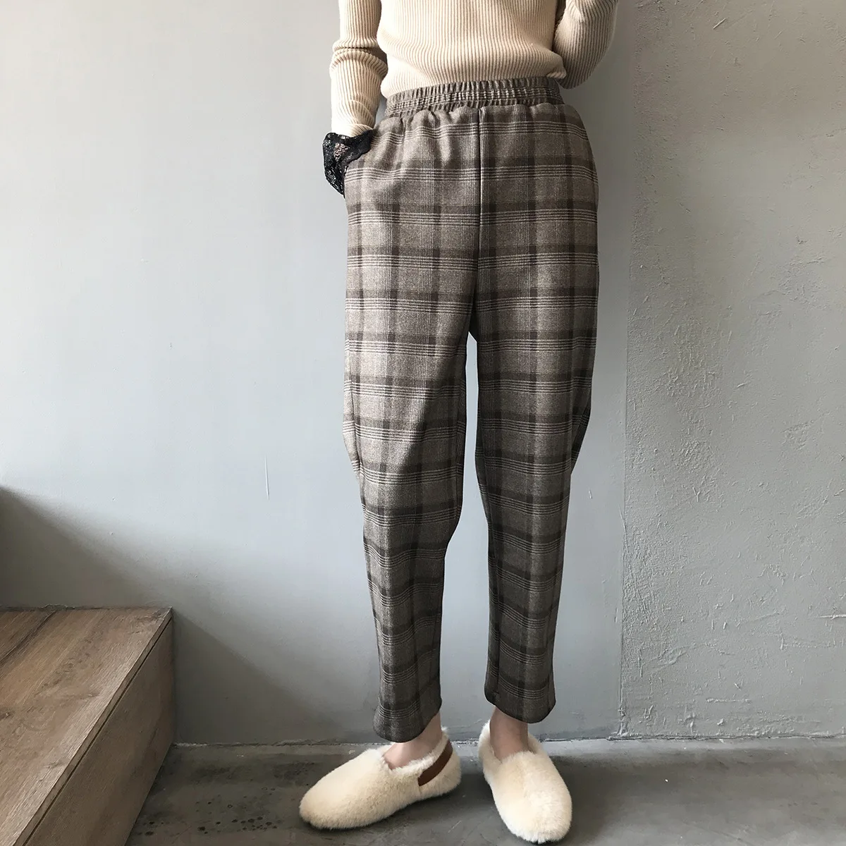 Casual pants women's autumn and winter new Korean version LOOSE WOOL PLAID Harun pants high waist 9-point pants