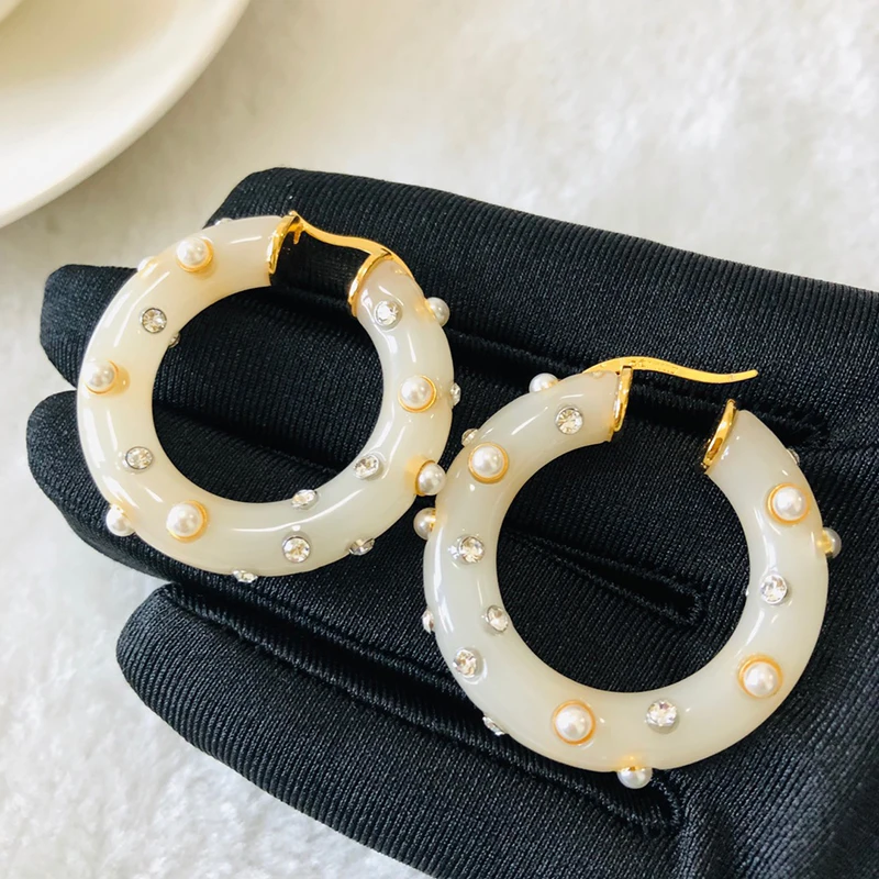 

New Hot Fashion Brand Fashion Party Jewelry For Women Gold Color Resin Earrings White Resin Circle Design Wedding Party Earrings