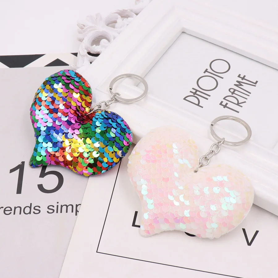 Honbay 4pcs Sparkly Sequins Keychains Love Heart Shaped Keychains Party Favors Car Keychain Handbag Hanging Ornament Backpack Keychain, for