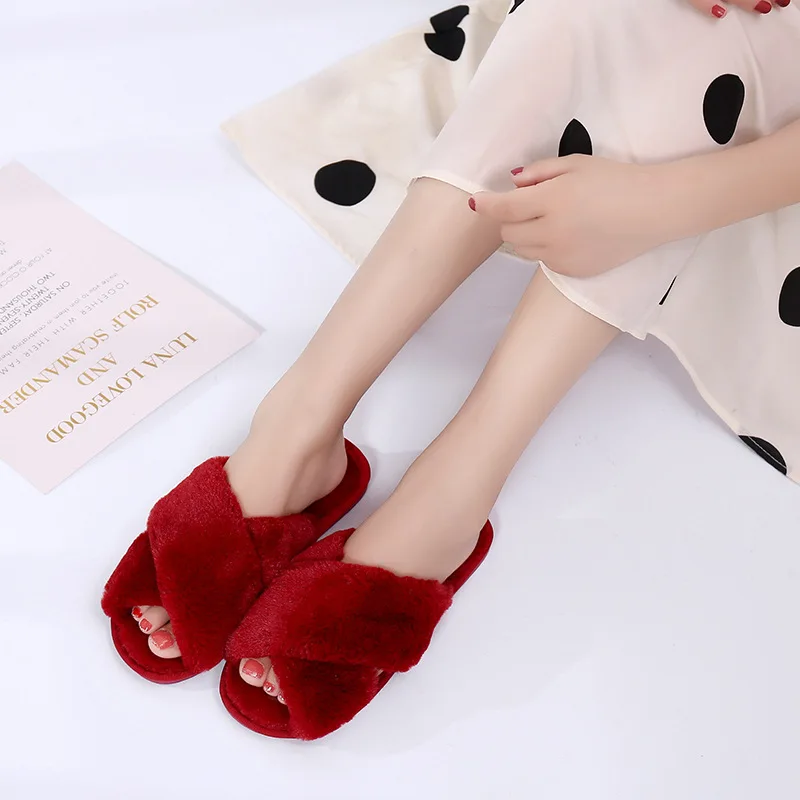 

Explosion Models Cross Plush Slippers New Winter Indoor Warm Cotton Slippers Thick Leakage Toe mao mao tuo Sale