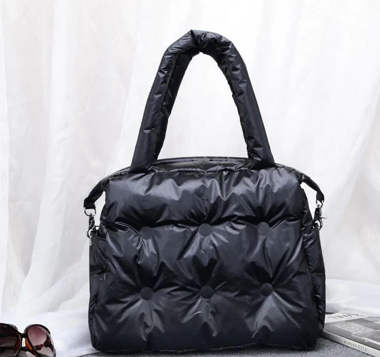 10081028689_918615033