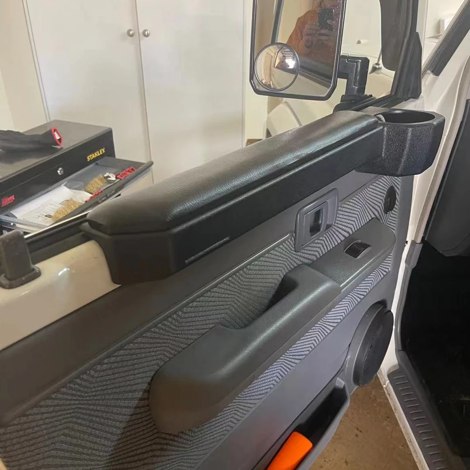 ランクル70 アームレスト Amazon | 再再販70 (2023～)専用 ランクル70 アームレスト