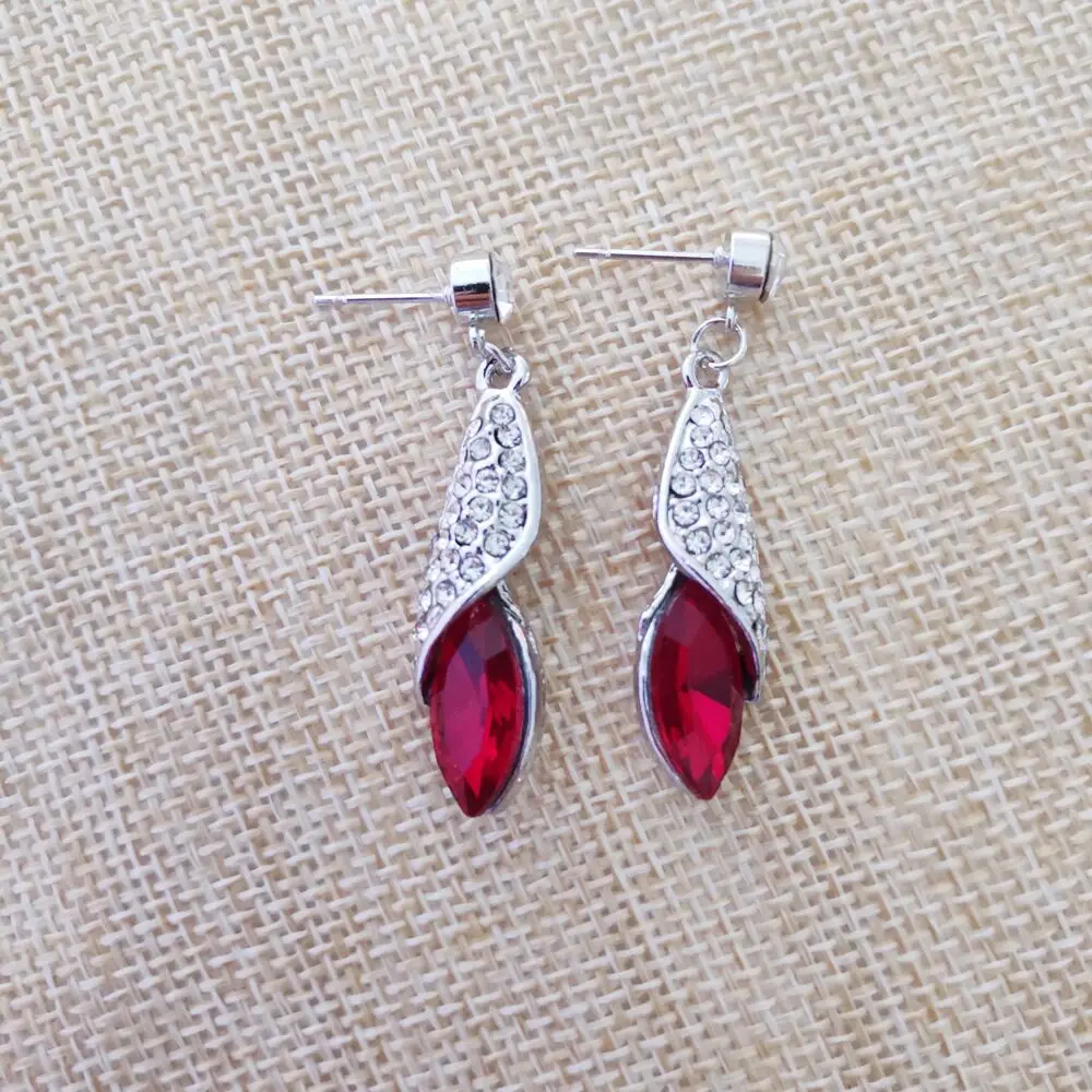 

QiLeSen Fine jewelry 925 sterling silver suitable for ladies wedding earrings, Desert Light Silver Dark Red earrings YW102