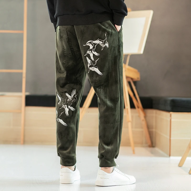 UYUK2019 Winter New Loose Fashion Trend Lanterns Beam Feet Super Warm Embroidery Chinese Style Men's Casual Pants Joggers - Цвет: Blackish green