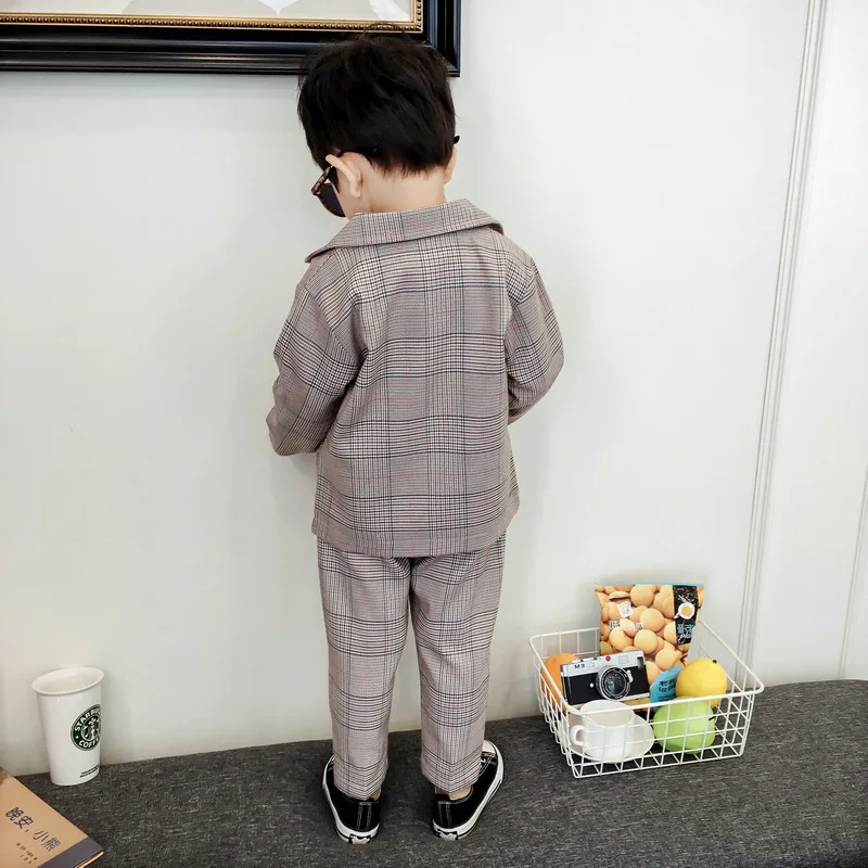 Комплекты детских костюмов Корейская версия брюк с длинными рукавами для мальчиков и девочек Осенняя клетчатая одежда из двух предметов и брюки в английском стиле