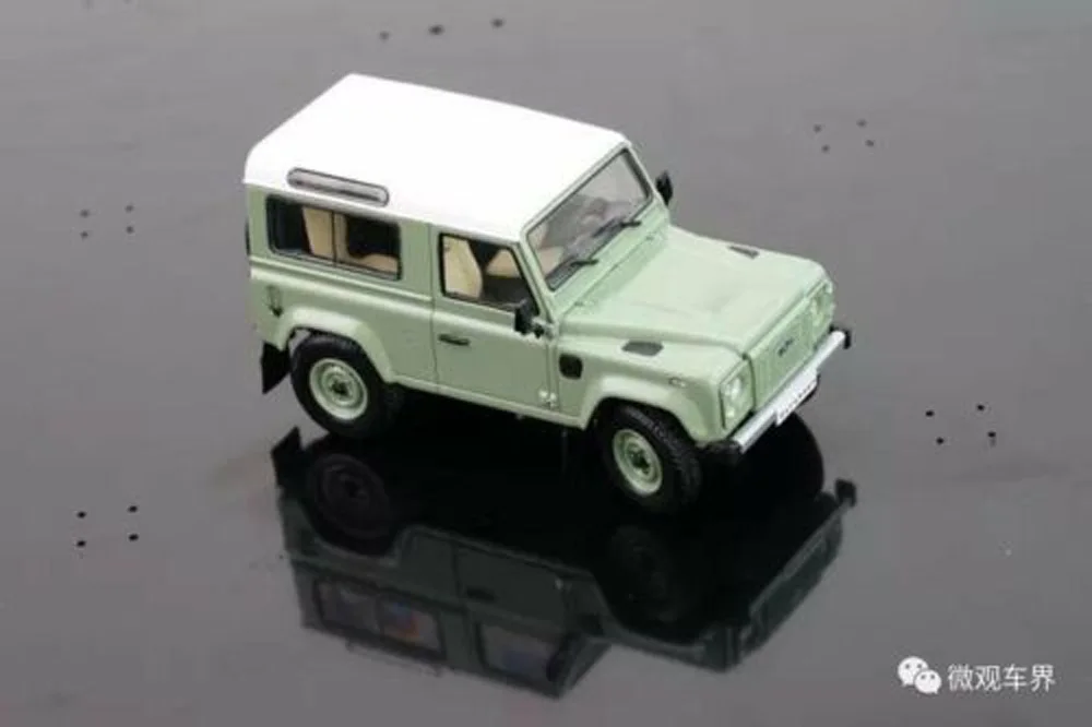 Модель автомобиля Почти настоящий Land Rover Defender 90 Heritage Edition 1:43(зеленый