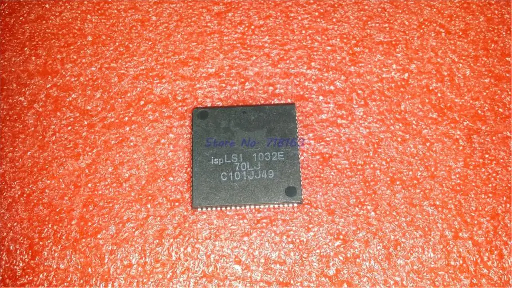 1PCS ISPLSI1032E Professional IC chip electronic components 