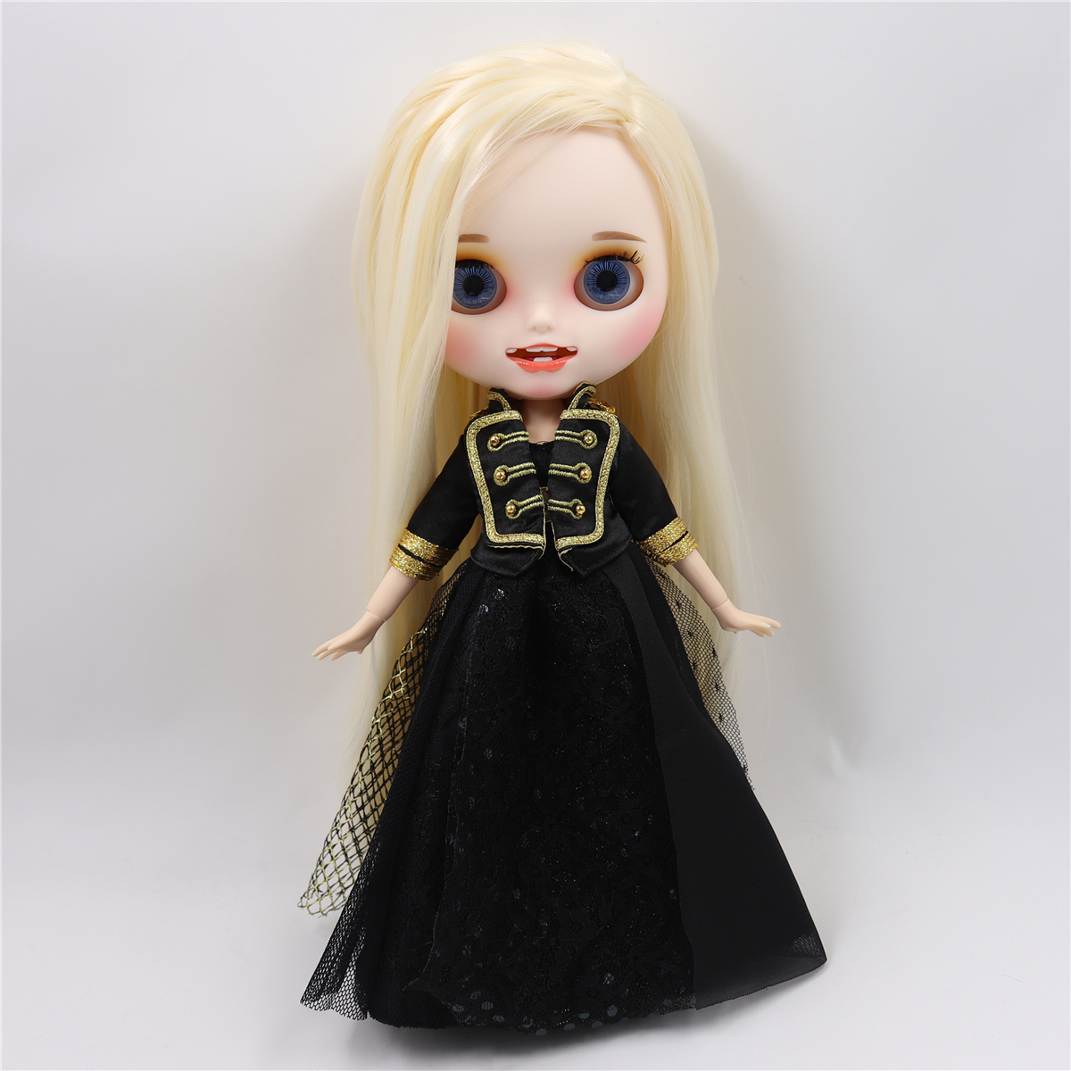 Seks porno video: jiyan xolasini sikadi; xola egilib, jiyan qarshilik qila olmaydi