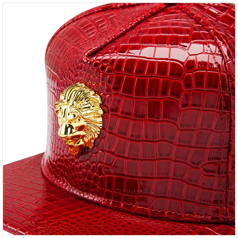 Casquette/бейсболки с логотипом из искусственной кожи в стиле хип-хоп с плоским козырьком и золотым львом