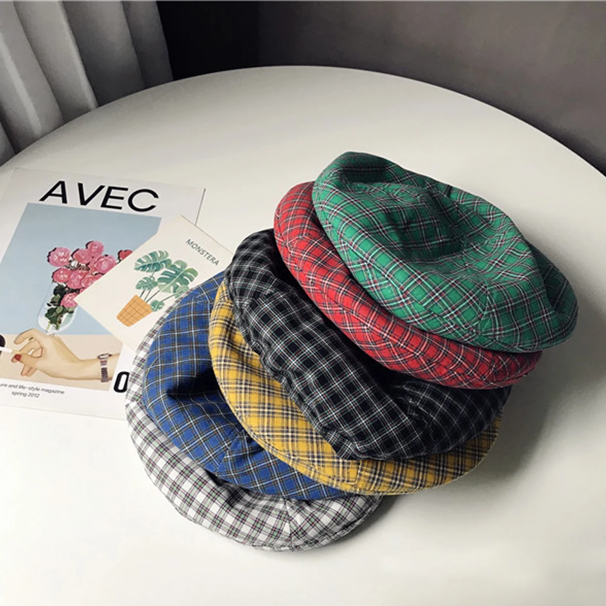 Новые модные женские Beanie BERET зимние теплые французские шляпы художника Лыжные шапки клетчатые береты подарки