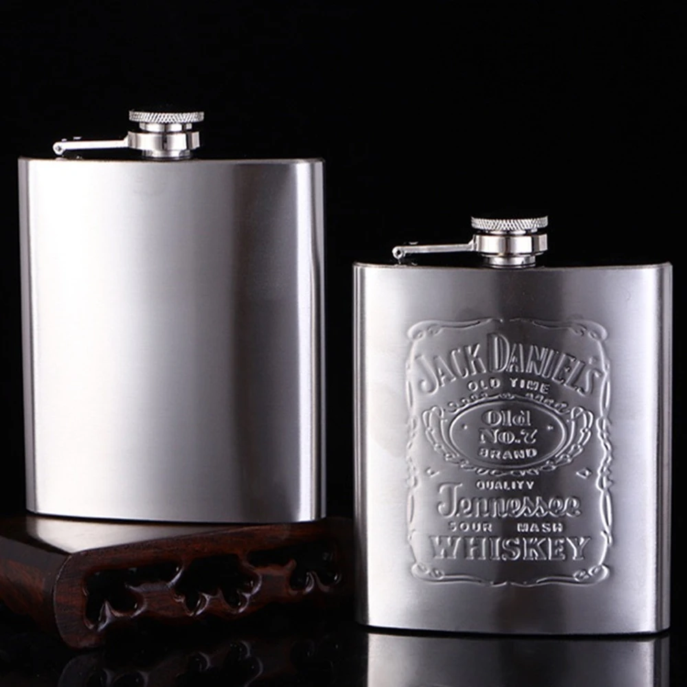 Hip Flask 7oz Stainless Steel  Portable 200ml Russian Style Outdoor Travel Light Personalized Metal Carved Whisky Vodka Flagon
