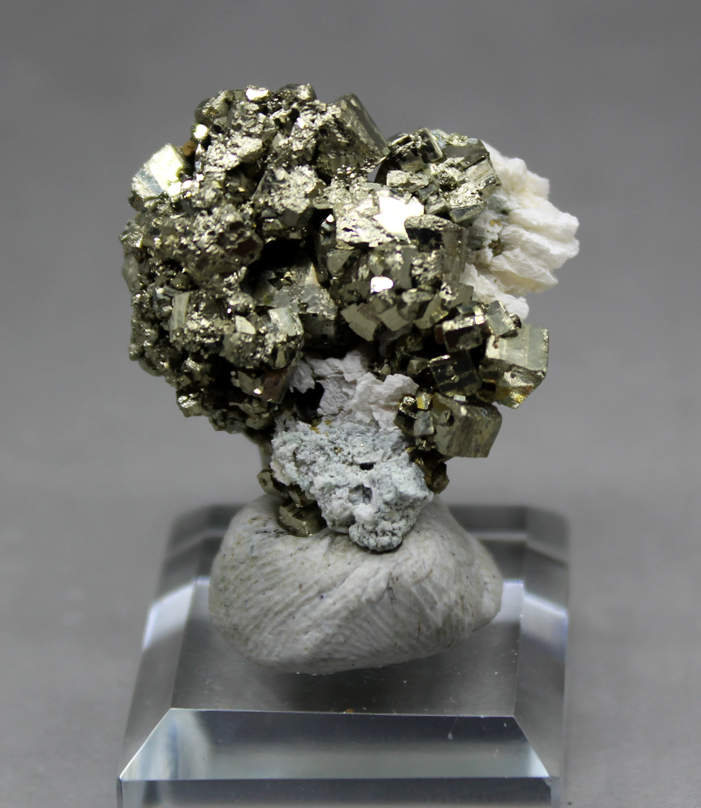 

11g Natural shiny Pyrite and crystal mineral specimens natural stones and crystal gemstones quartz Send specimen box