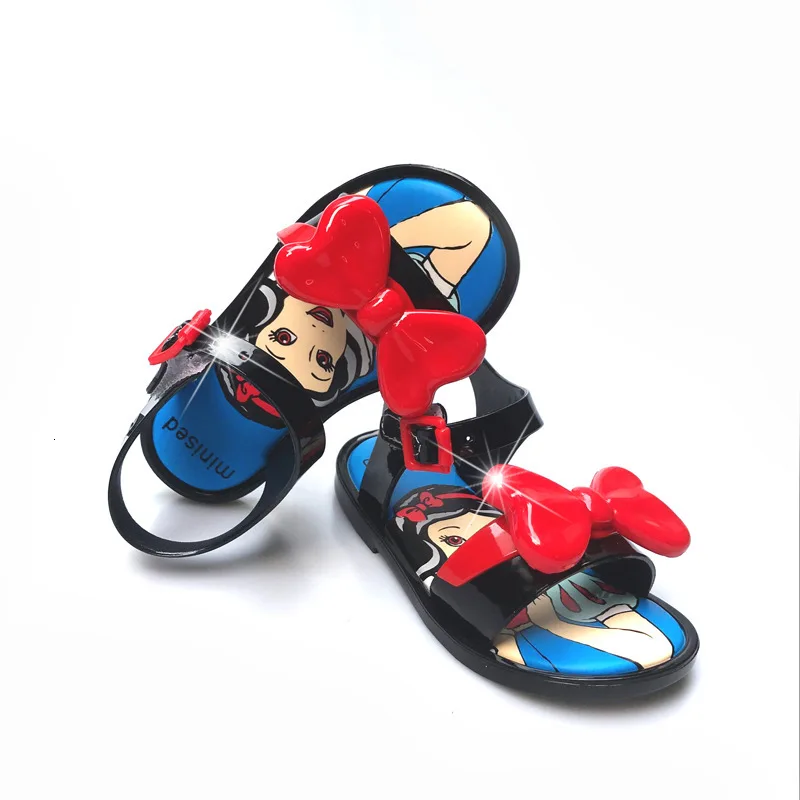 Детские сандалии обувь для маленьких девочек Новая летняя принцесса стиль ПВХ прозрачные туфли на плоской подошве Нескользящие пляжные сандалии обувь для больших девочек