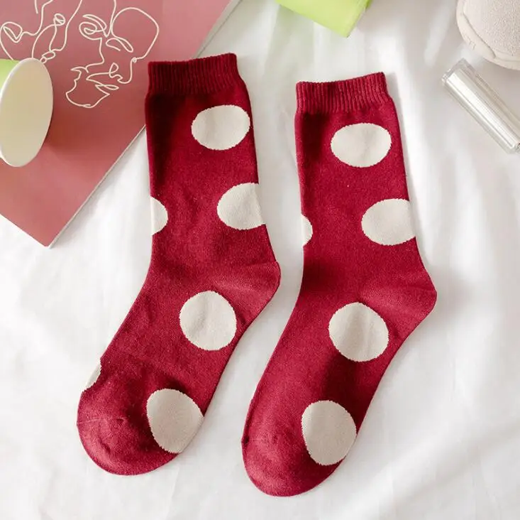 red Модные хлопковые носки в горошек для женщин Harajuku длинные носки Cew корейские забавные носки Femme уличная Calcetines Meias осень-зима - Цвет: red