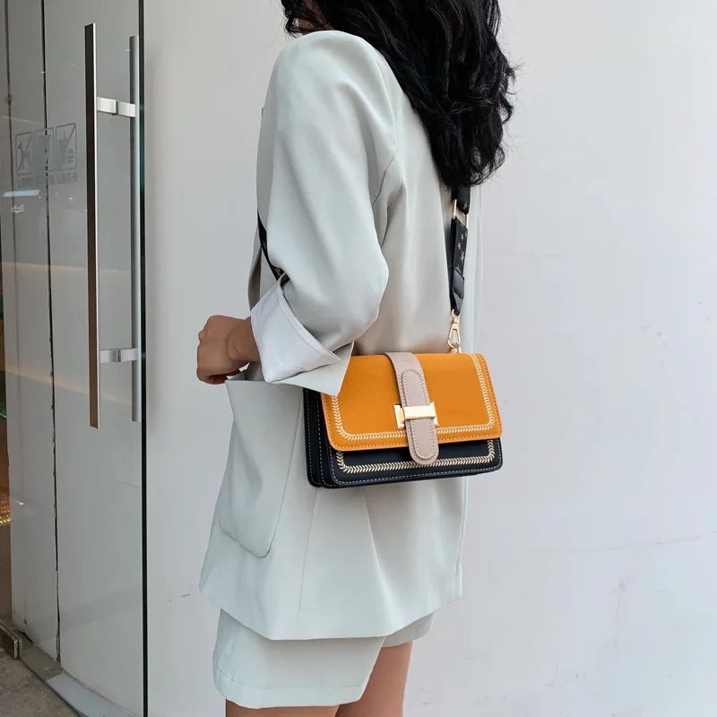 

Popular women 2019 new wave Korean version of Joker Messenger bag foreign style wide shoulder strap fashion small square bag