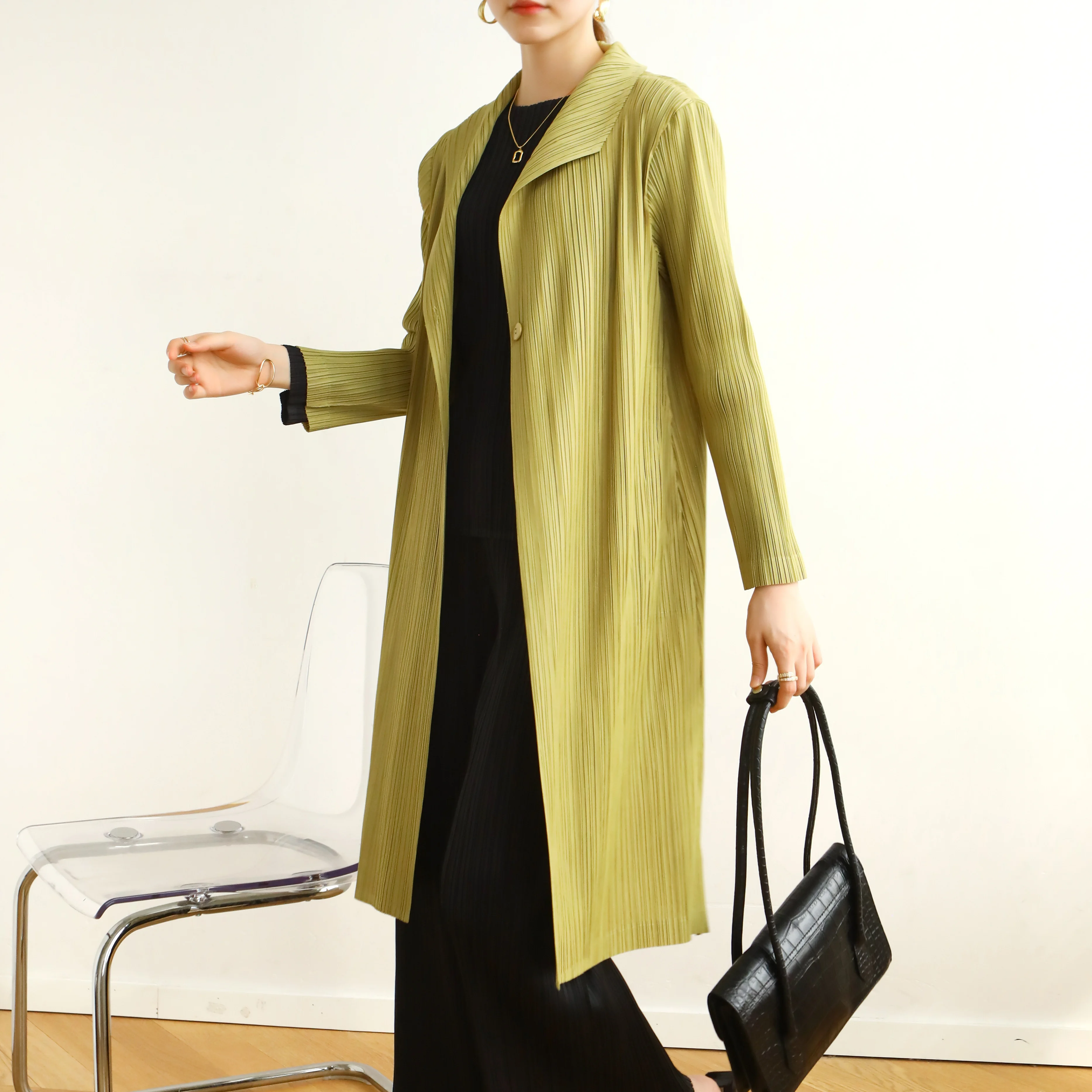 

New fall spring 2021 Miyake pleated temperament commuting medium long fashion solid color trench coat Pleats