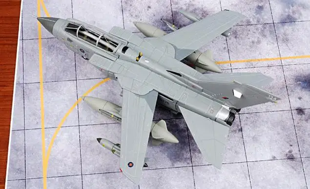 CORGI Panavia Tornado GR4 операция Ellamy Ливия 2011 Ограниченная серия 1/72 литье под давлением модель самолета