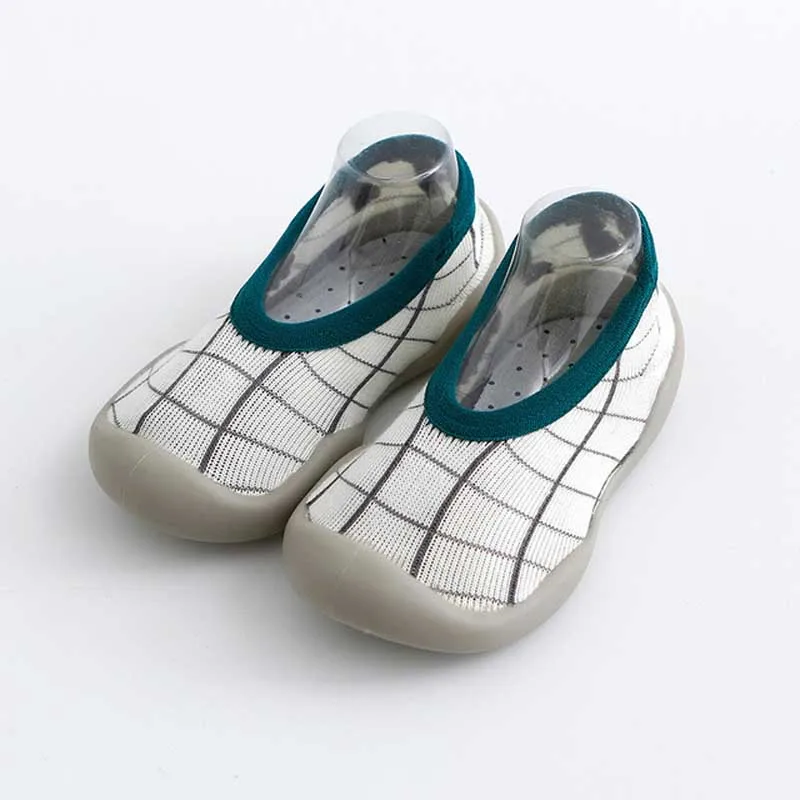 Новая обувь для маленьких мальчиков Нескользящие хлопковые носки для маленьких девочек, мягкие носки с резиновой подошвой для малышей Детские домашние носки-Тапочки - Цвет: WhiteSquare
