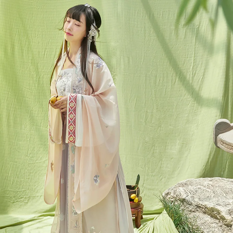 

More than thirteen little cardamom [huirou qingpingle joint style] straight collar and one piece pleated skirt