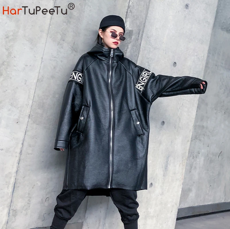 

Winter Women PU Leather Jacket Oversize Warm Flocking Lining Loose Moto &Biker Zipper Letters Print Rings Decorate Hooded Coat